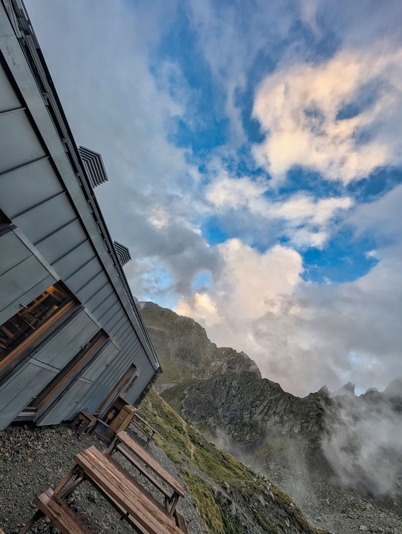 PXL 20250829 181640898