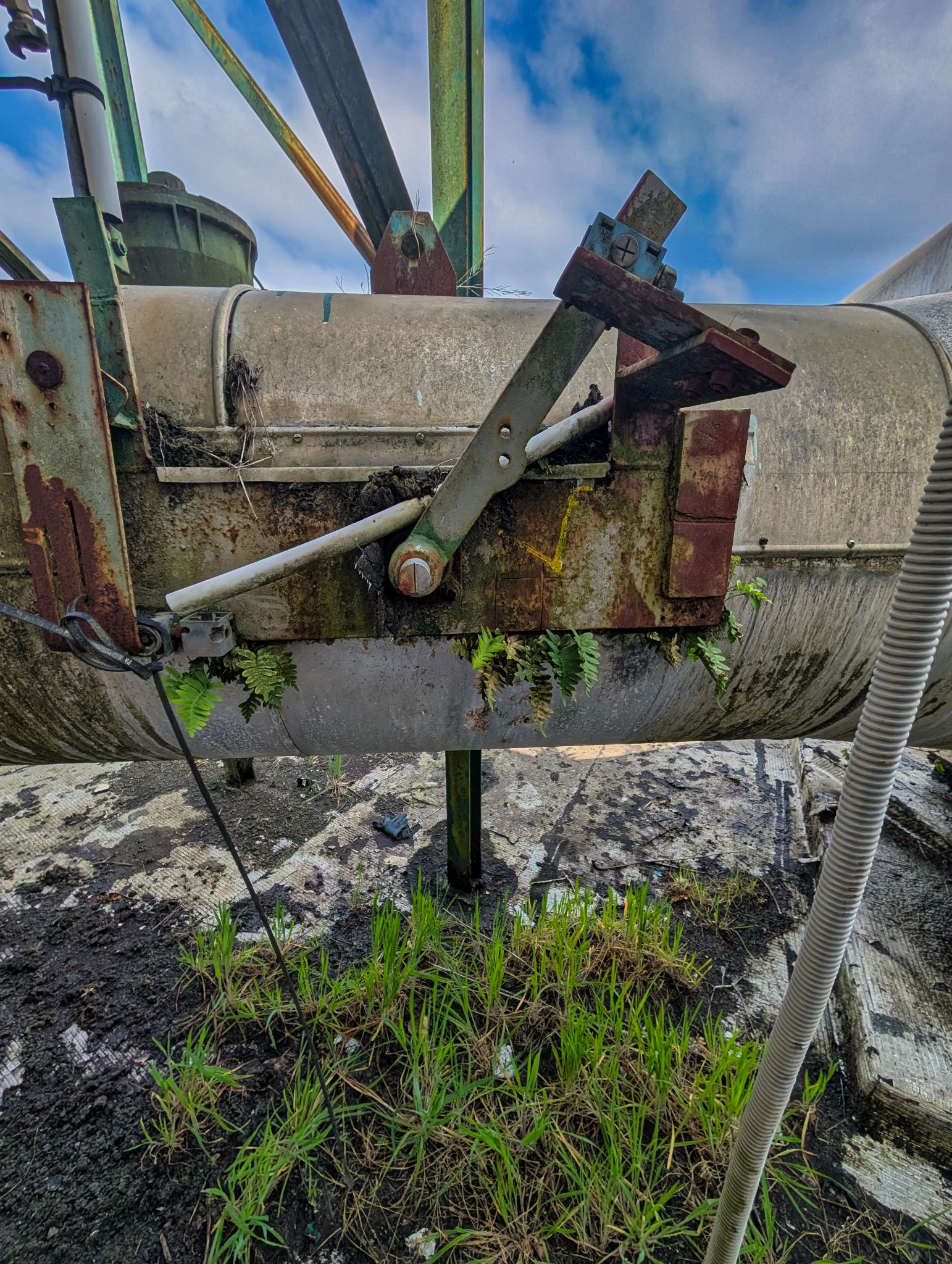 PXL 20250427 125657888