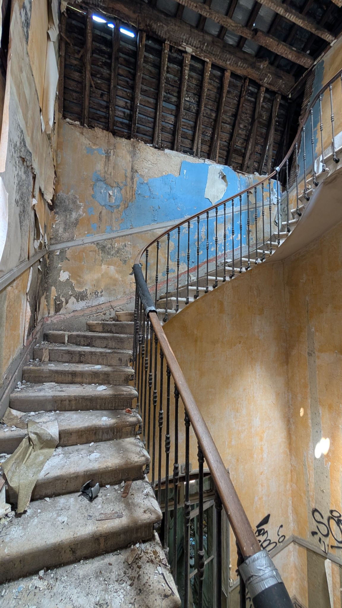 PXL 20260427 124208420