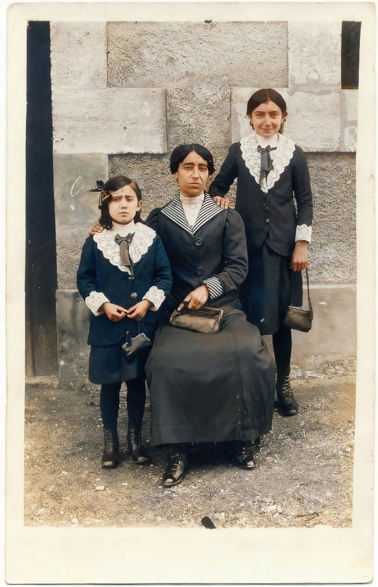 Famillesere2 Restored