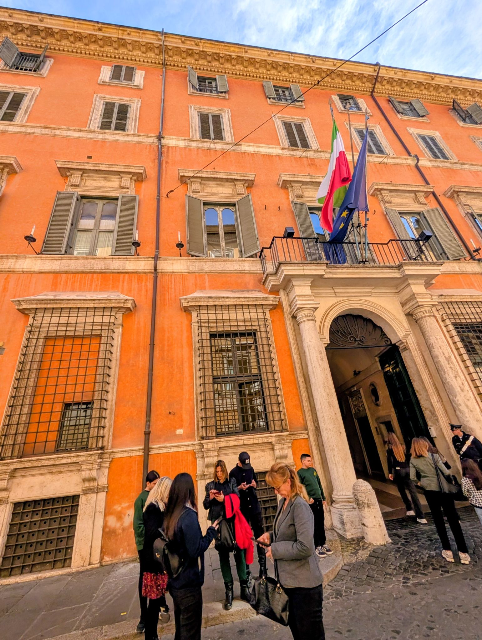 PXL 20260410 084421395.MP~2